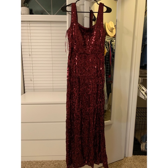 Dresses & Skirts - Maid of honor dress